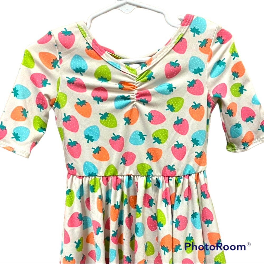 🍓 NWT DotDotSmile toddler dress size 12/24m Strawberry print